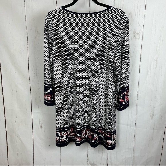 JM Collection long sleeve printed dress with embellished neckline medium - Picture 4 of 8